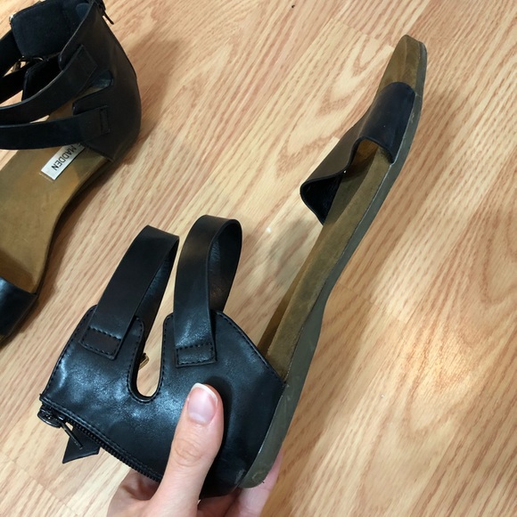 Steve Madden Black Sandals - Picture 9 of 12